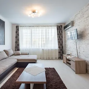 https://central-sala-palatului-old-town.bucharesthotelsnow.com